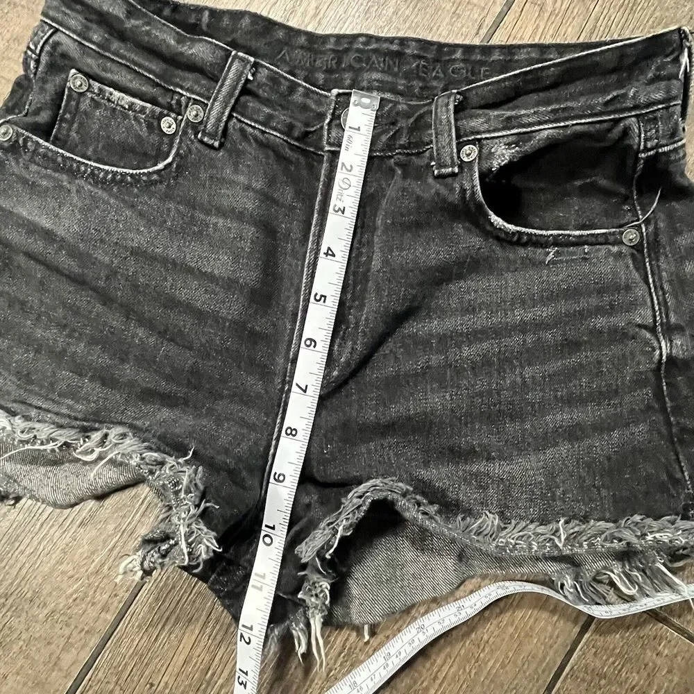 American Eagle Cutoff Shorts Womens Sz 4 Black Hi-Rise 30x2 Distressed Denim - Picture 5 of 10